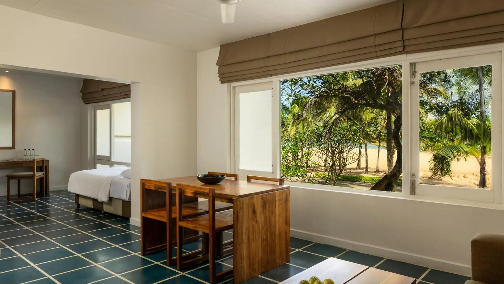Jetwing Blue Hotel Negombo 5*,