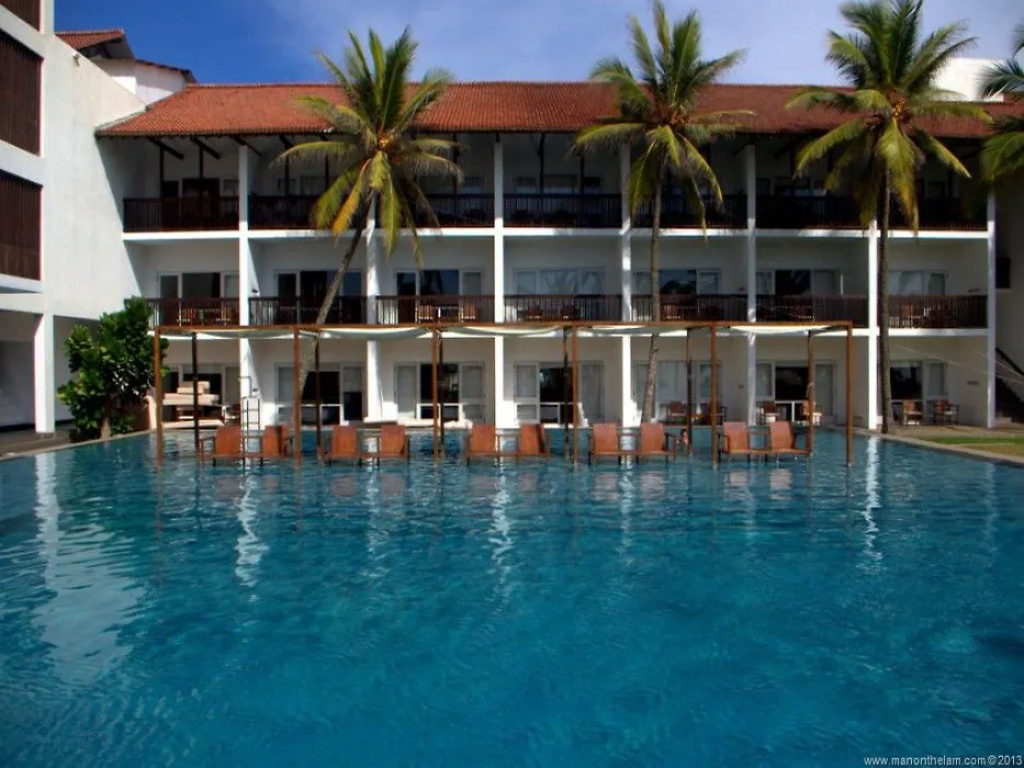 Jetwing Blue Hotel Negombo Resort