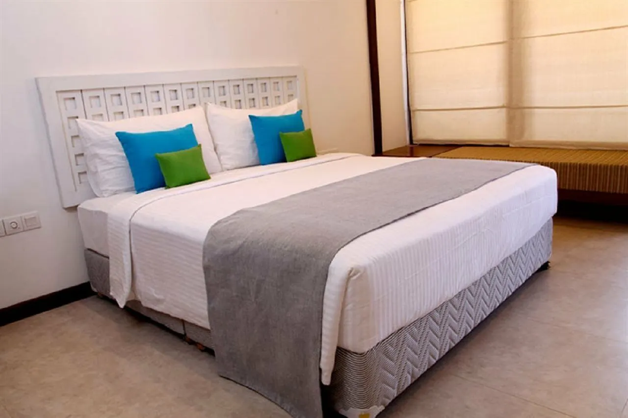 Jetwing Blue Hotel Negombo 5*,