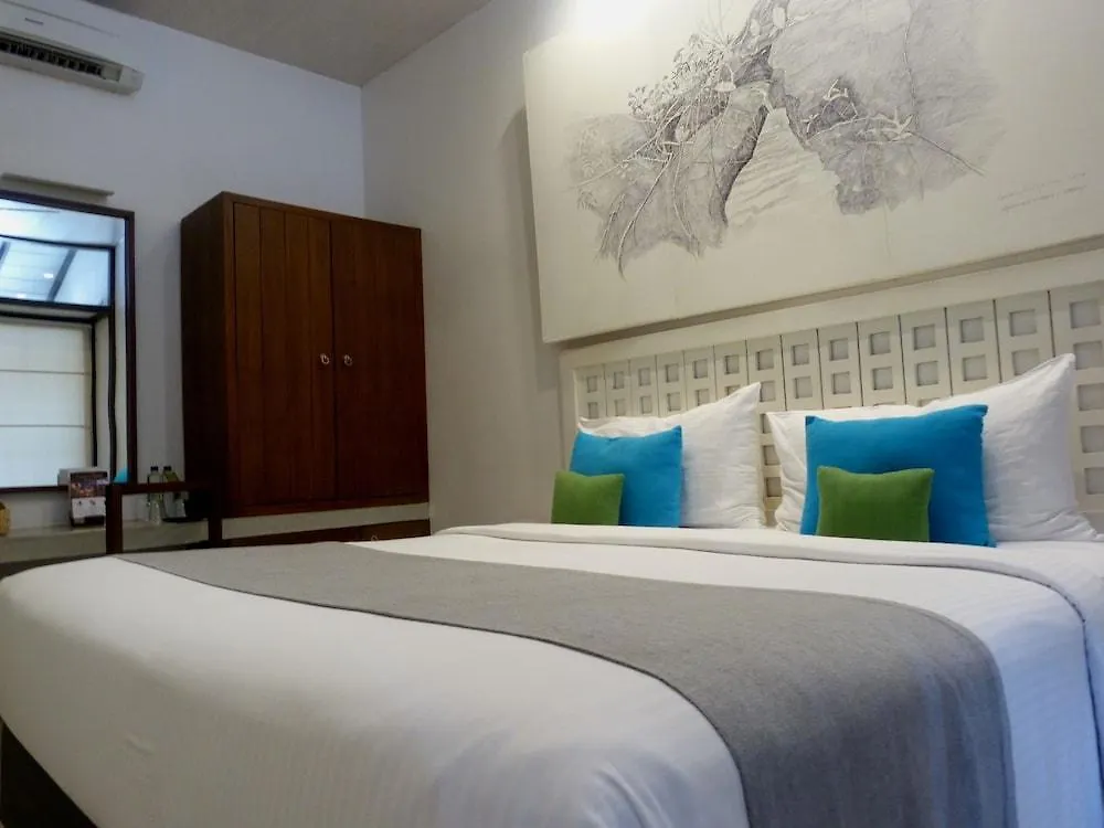 Jetwing Blue Hotell Negombo 5*,
