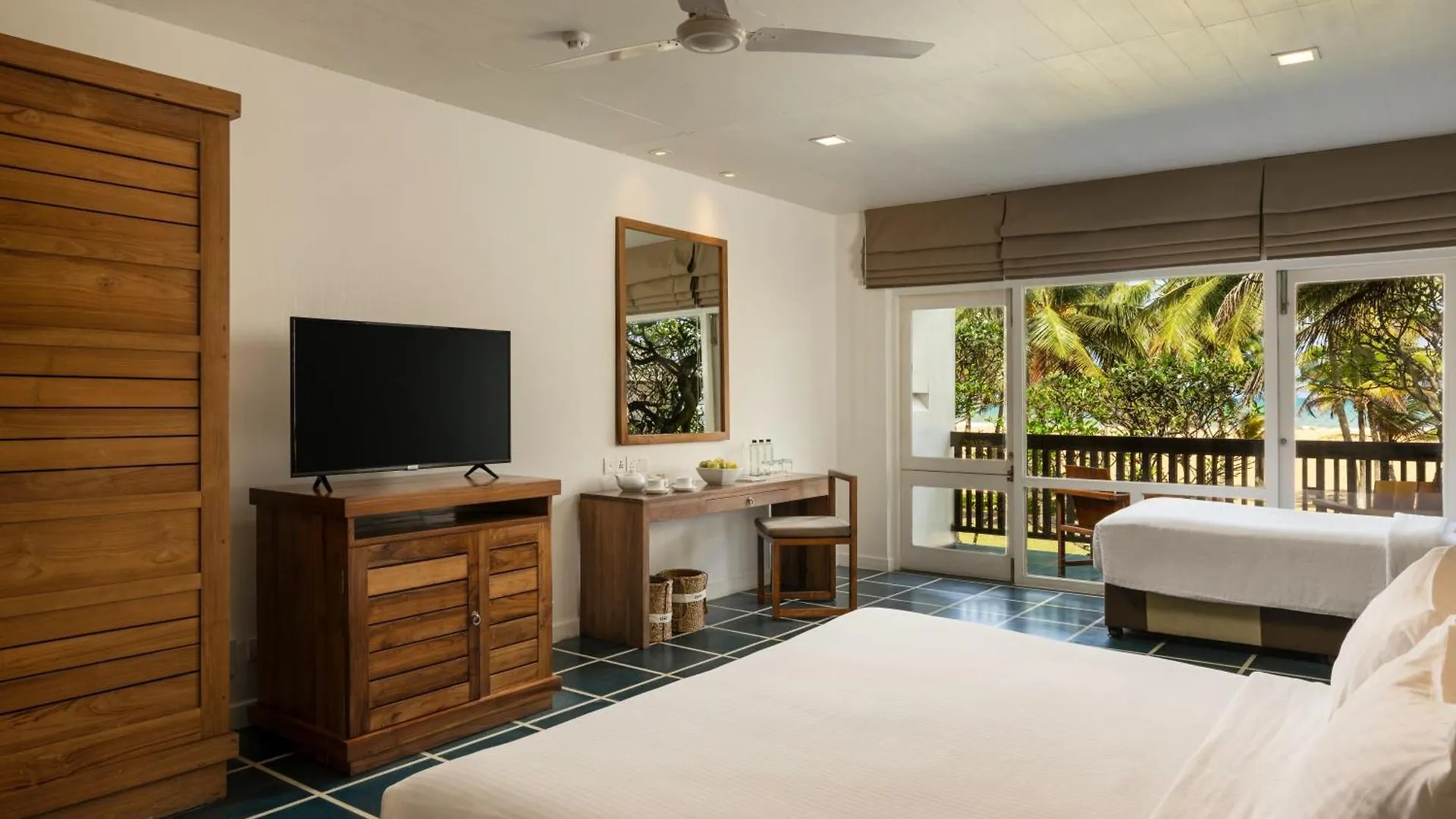 Jetwing Blue Hotell Negombo 5*,